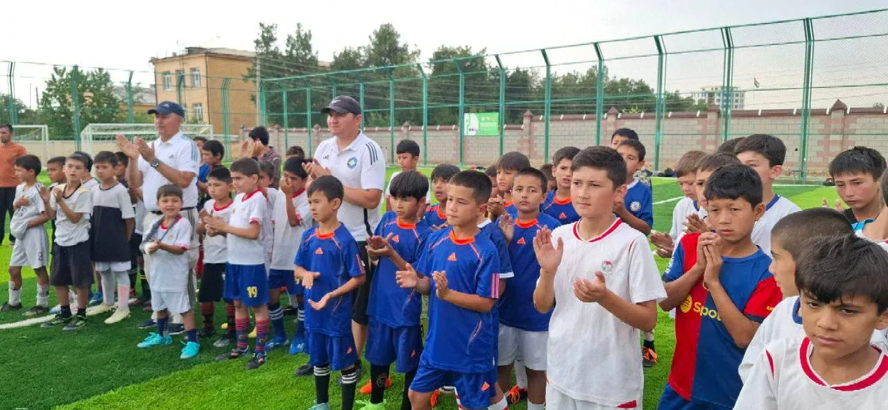 Зажигаем звёзды: в Согде прошли матчи детского футбольного турнира Зажигаем звёзды: в Согде прошли матчи детского футбольного турнира
