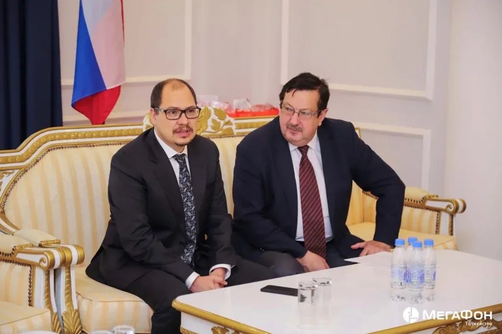 Юные герои футбольных полей побывали на приеме у посла РФ